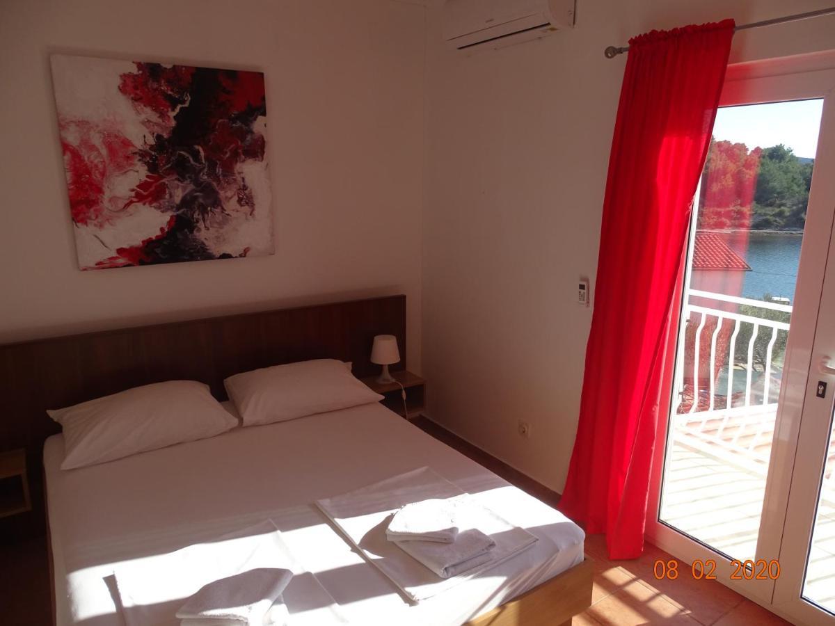 Apartments Antea & Magdalena Pirovac Bagian luar foto