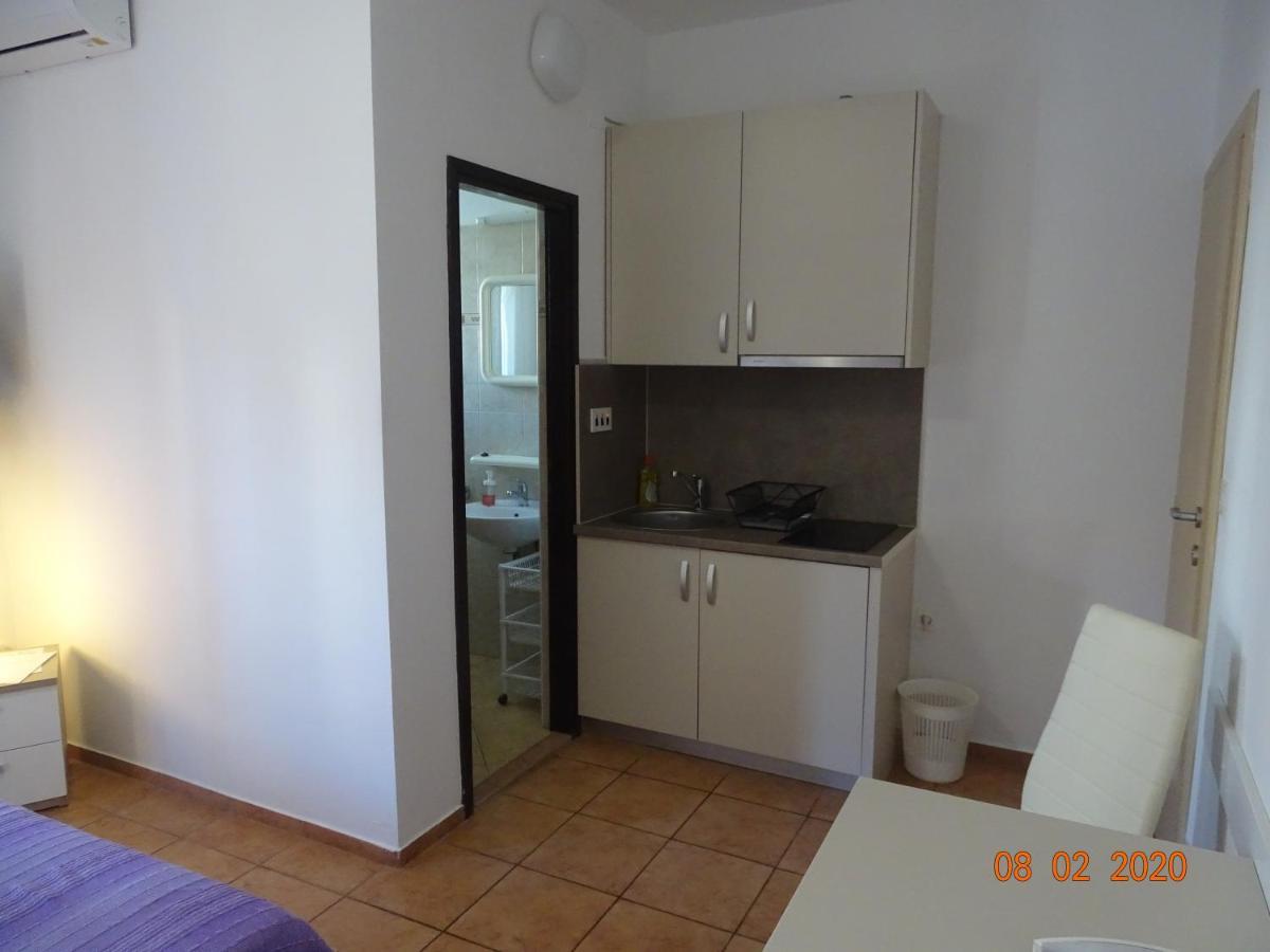 Apartments Antea & Magdalena Pirovac Bagian luar foto