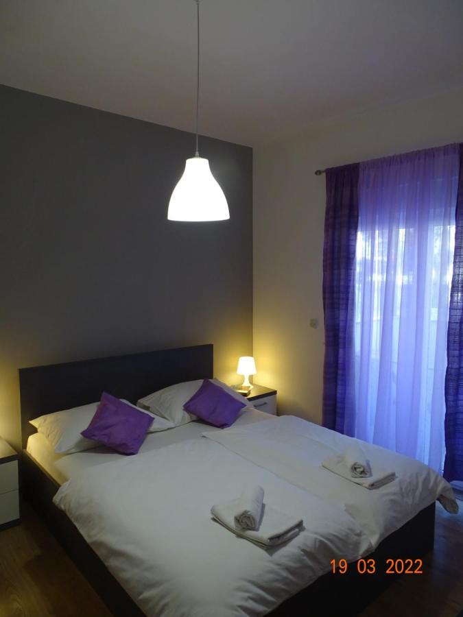 Apartments Antea & Magdalena Pirovac Bagian luar foto