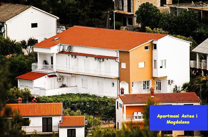 Apartments Antea & Magdalena Pirovac Bagian luar foto