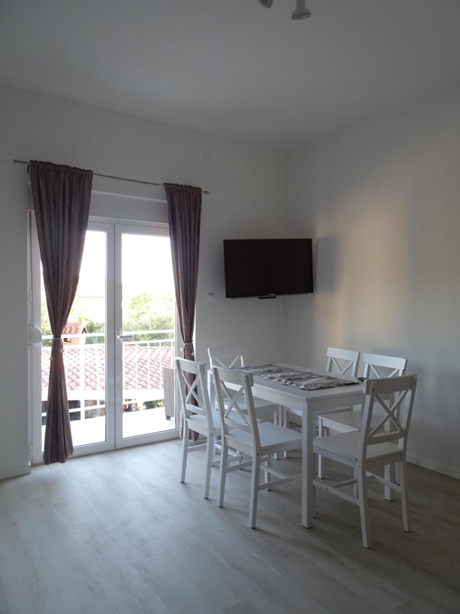 Apartments Antea & Magdalena Pirovac Bagian luar foto