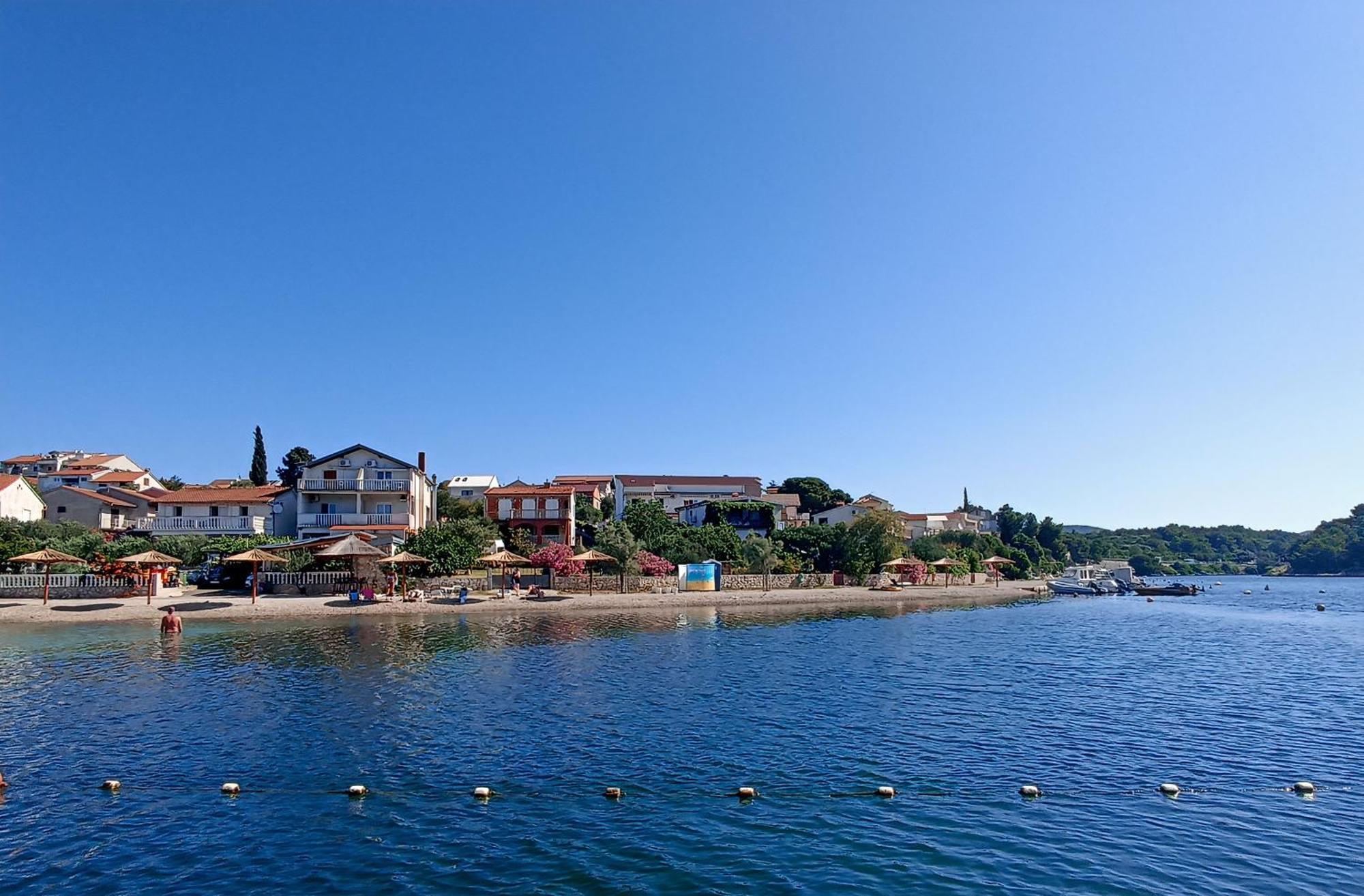 Apartments Antea & Magdalena Pirovac Bagian luar foto