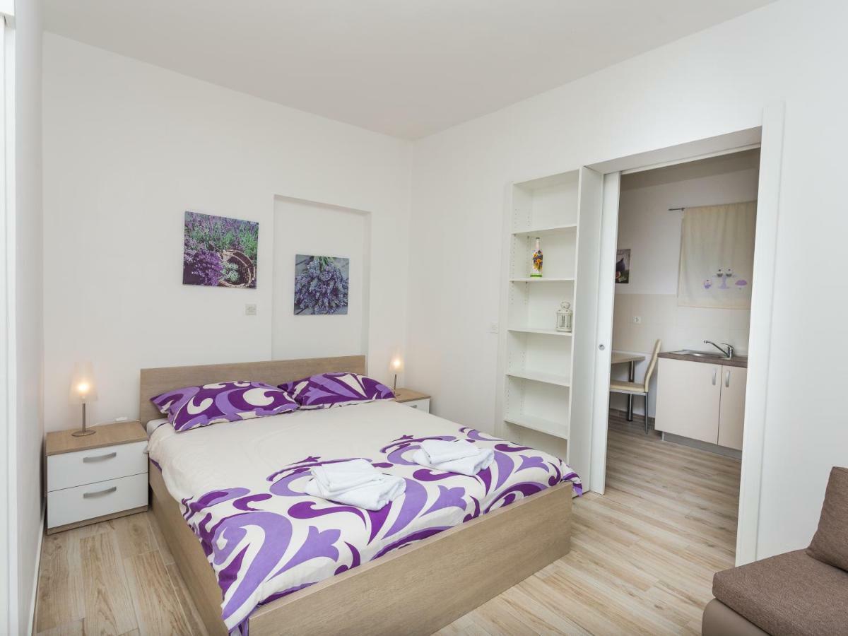 Apartments Antea & Magdalena Pirovac Bagian luar foto