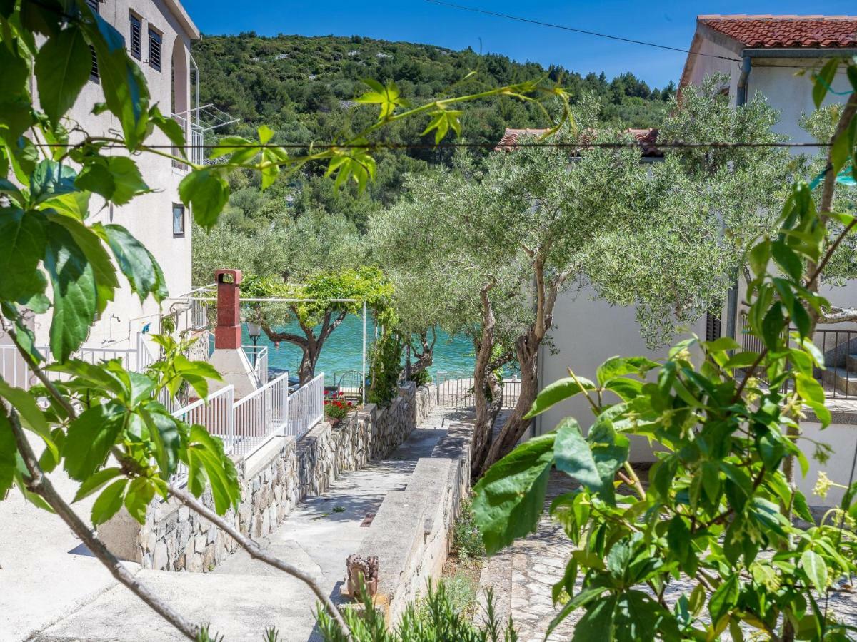 Apartments Antea & Magdalena Pirovac Bagian luar foto