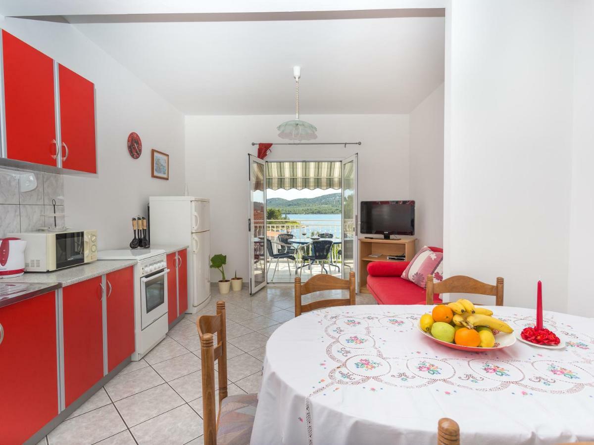 Apartments Antea & Magdalena Pirovac Bagian luar foto